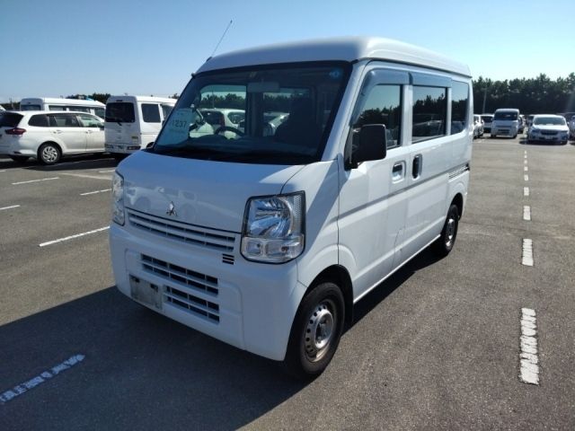 1237 Mitsubishi Minicab van DS17V 2017 г. (LUM Fukuoka Nyusatsu)